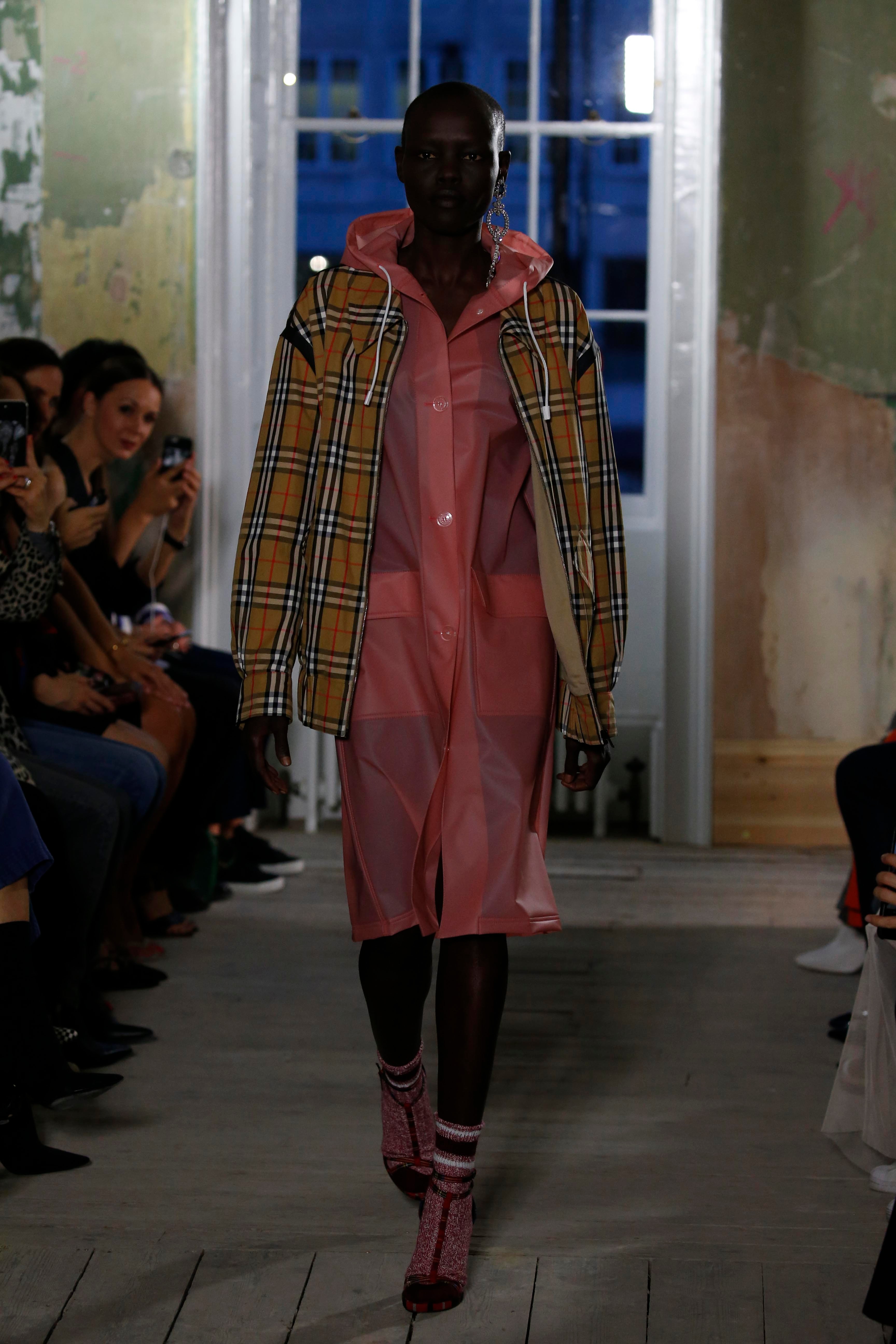 London Fashion Week Primavera/Estate 2018 Burberry